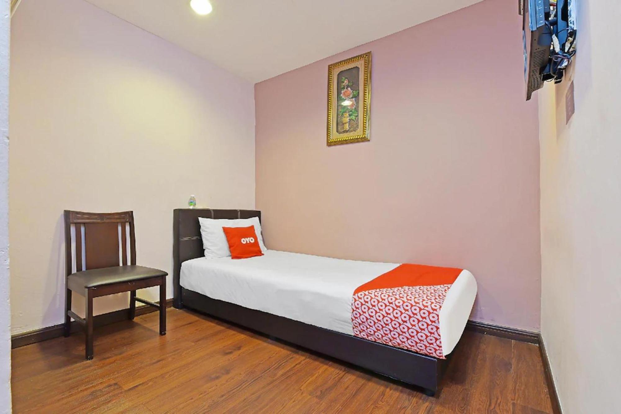Hotel 98 2*