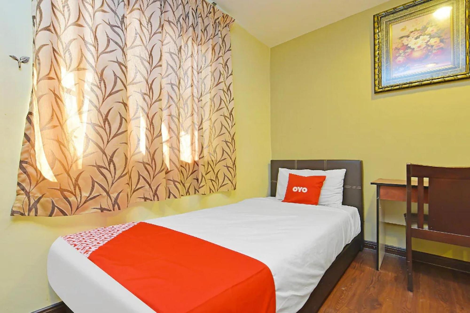 Hotel 98 2*